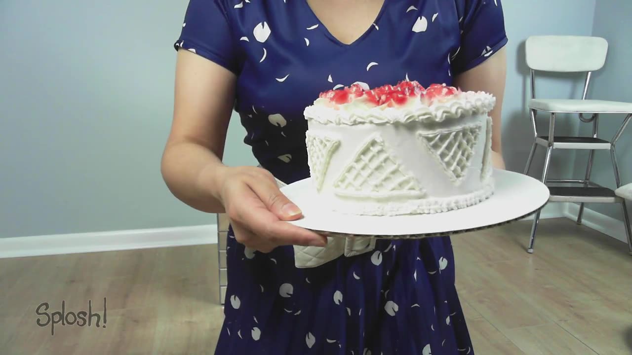 Cake Squish with Butt