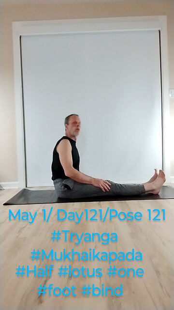 Tryanga Mukhaikapada / Half lotus one foot bind