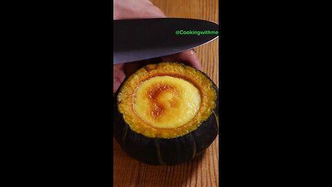 Pumpkin baked custard, the finished product is very good-looking and appetizing