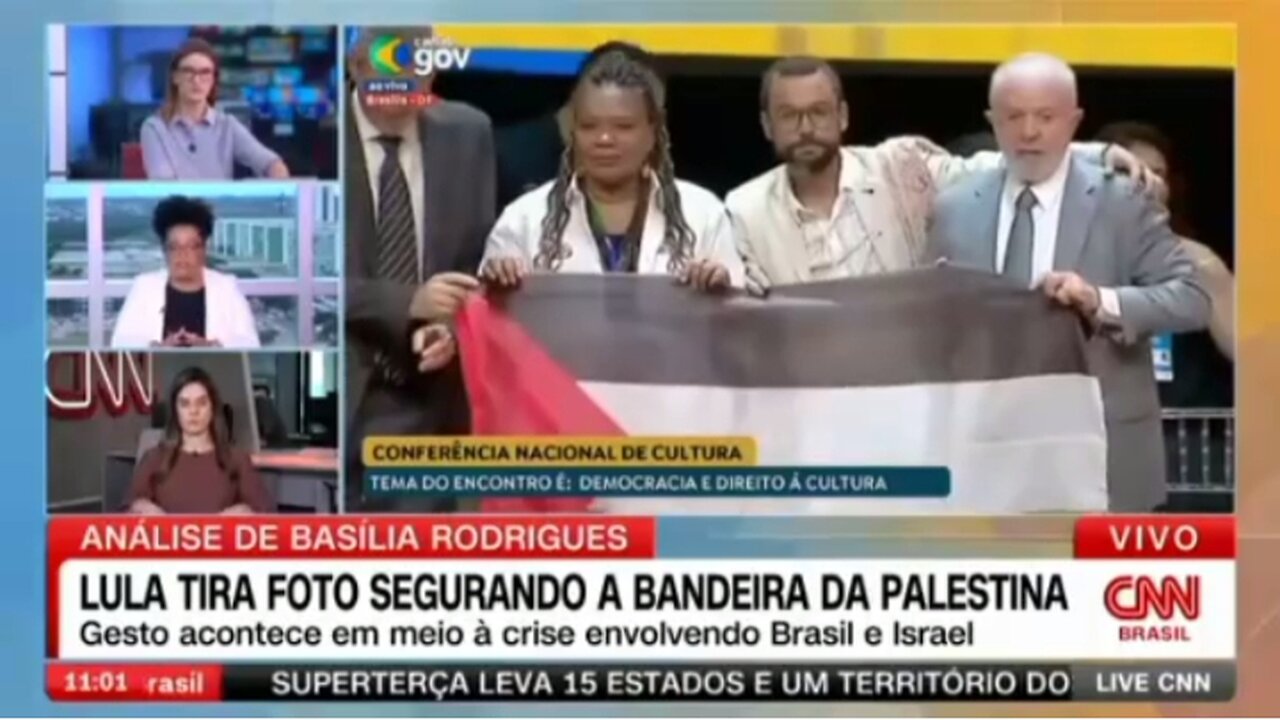 Lula segura bandeira da Palestina.