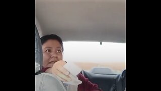 Conductor de taxi sorprende con un gesto de solidaridad