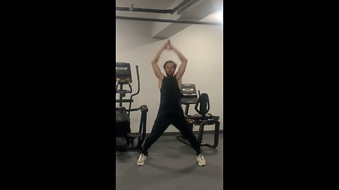 round 6 of 10 from hiit workout #2 ✝️