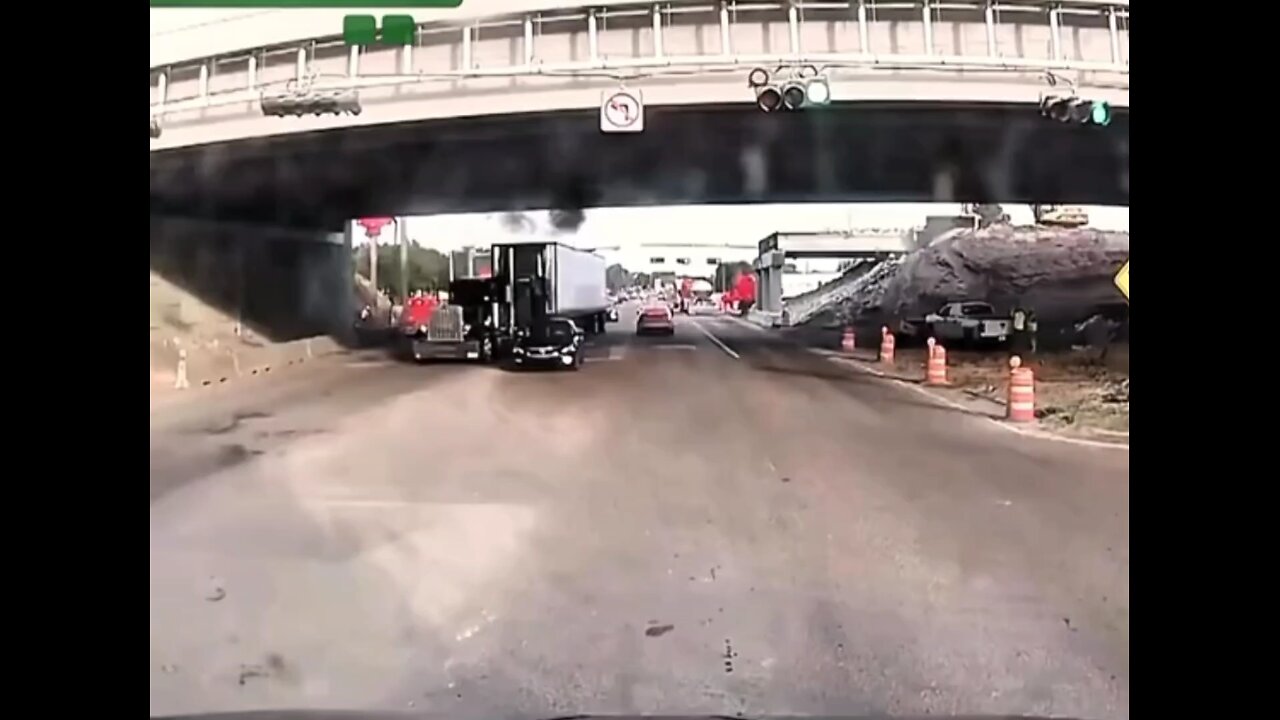 Crash Caught on Dashcam: Who’s at Fault? #dashcam #viralvideos #japd