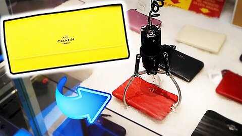 COACH WALLETS IN A CLAW MACHINE!