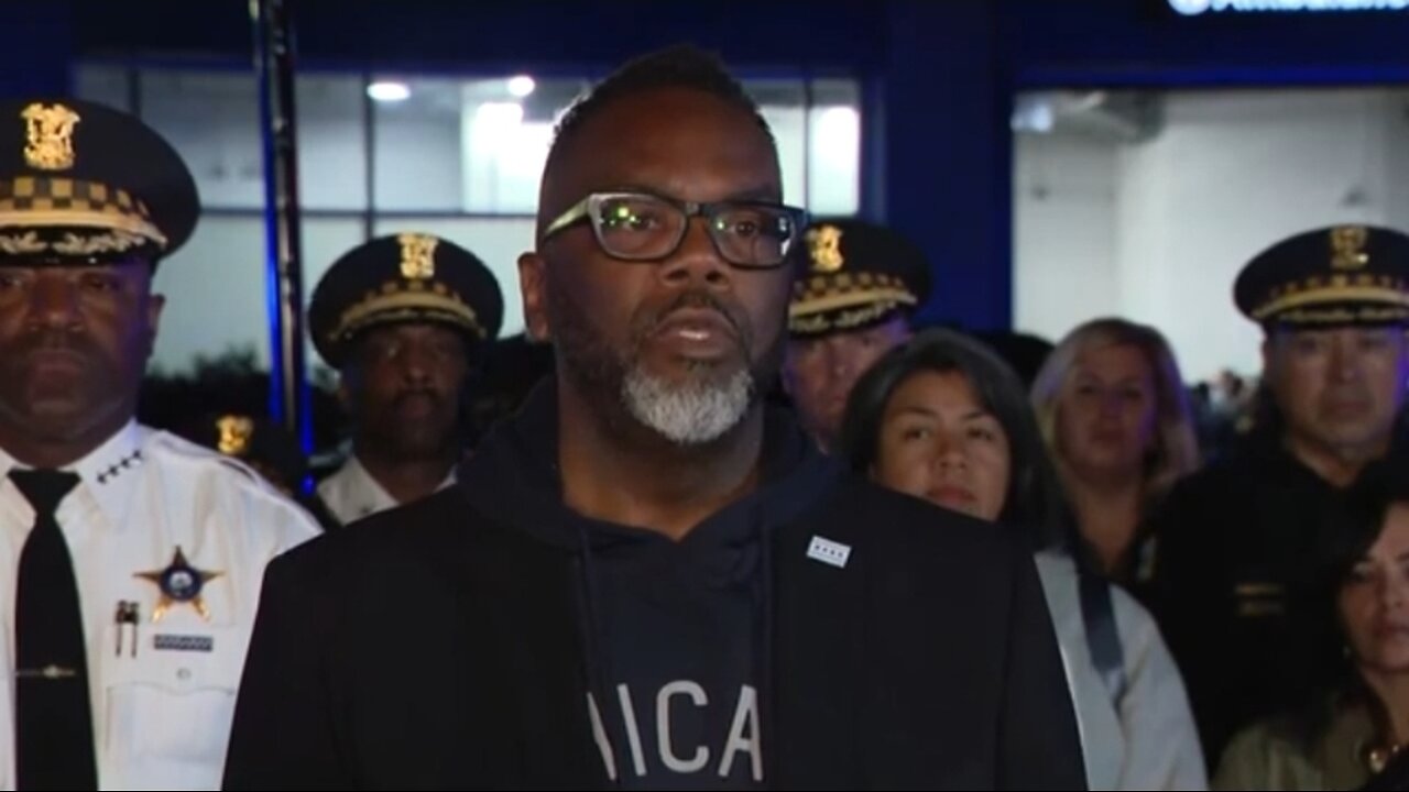 911 CPD 🙏🏾FALLEN OFFICER; 🚔 our famo lived on 85th/Drexel & Gma stayed on 82nd/Drexel in early 2000s