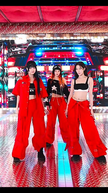 who owned lesserafim "Spaghetti" era