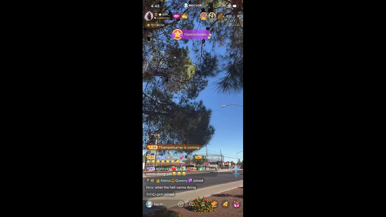 Not Hannah on the Vegas strip on Halloween 🎃 👀