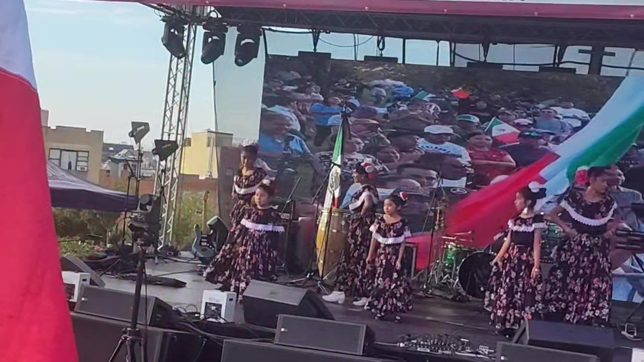 Ballet Flolklórico celebrando la Independencia de México en NYC.