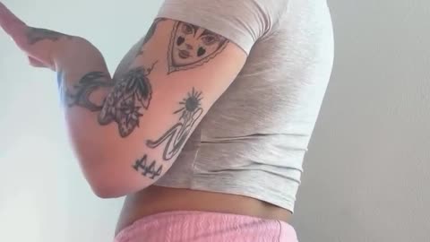 🍑 Sexy Pink Booty Shorts 🔥
