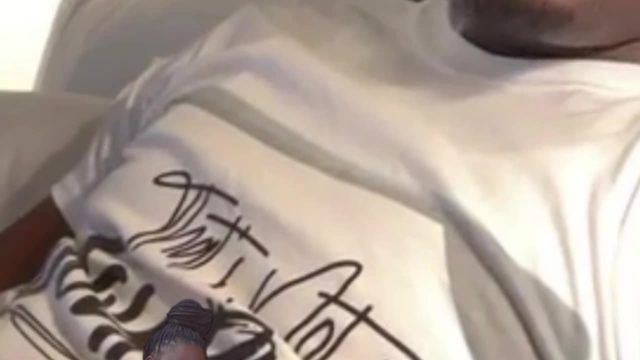 Jamal Roberts Posts Viral Pic With Fan Wearing Hilarious Mississippi T-Shirt