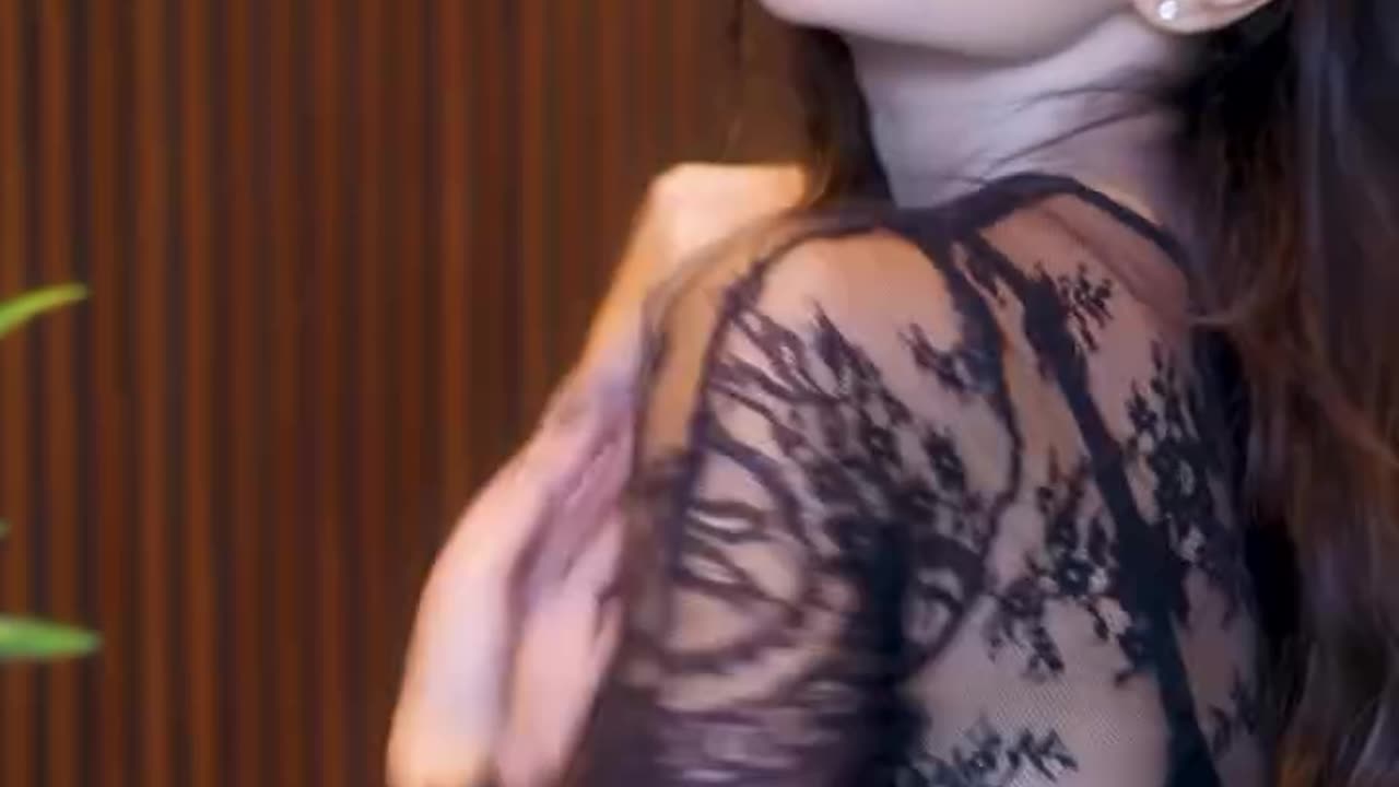 انا عم ادلع