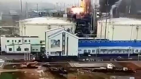 🔥🚫 Novatek's gas condensate processing plant in the port of Ust-Luga has