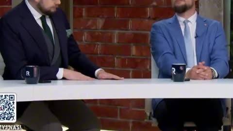 🔥Nielegalny imigrant wypróżniający się w zalewie w Katowicach, biegający nago po mieście