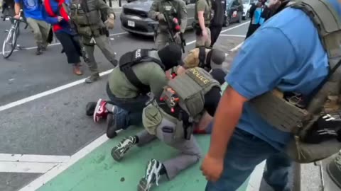 Nick Shirley (X) : Protecting Criminal Illegals From ICE-Raids in New York City