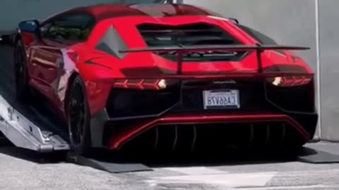 Thrill: Lamborghini Delivered in Style | Enclosed Car Shipping!