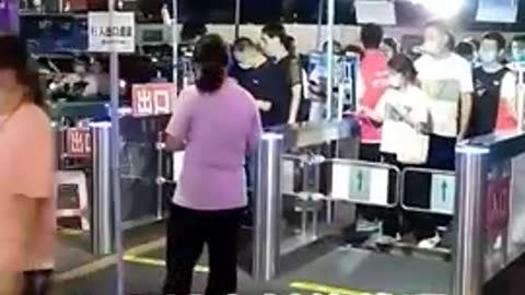 Checkpoints are everywhere in Chinese 15-minute cities.