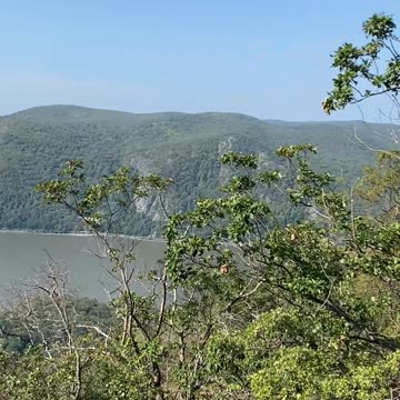 GORGEOUS MOUNTAIN AND RIVER VIEW!