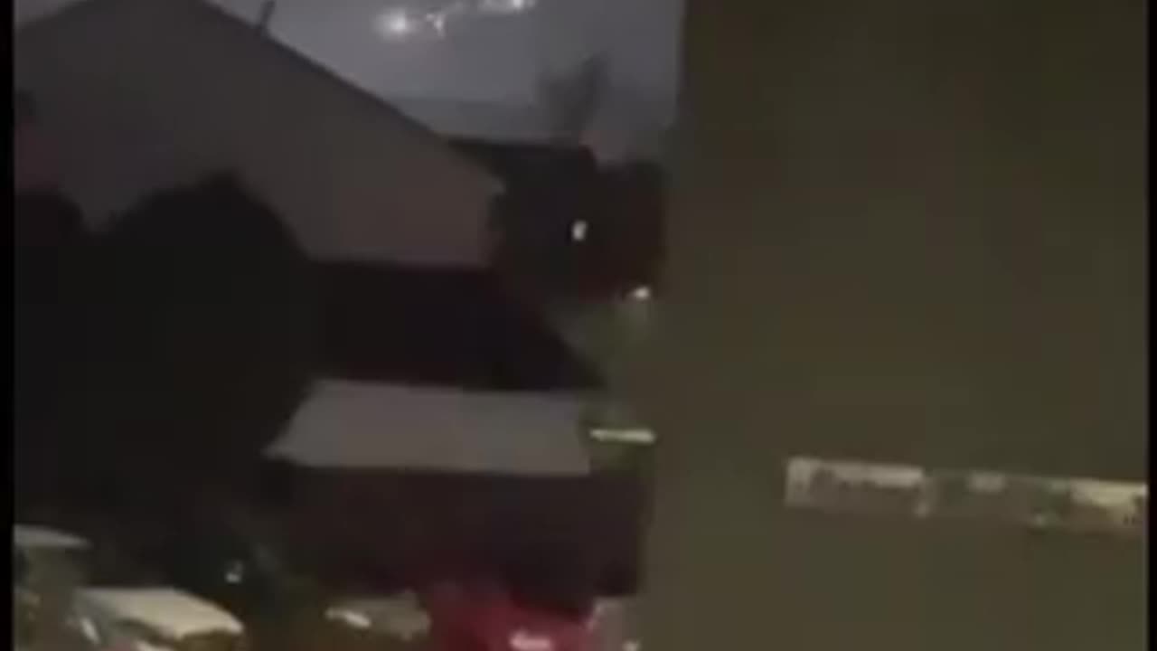 D'étranges OVNI pulsants au-dessus du ciel de West Lothian vendredi soir