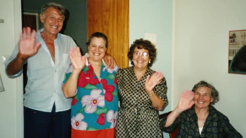 Erik, Lena, Mary och Estrid. Sandvångsparken 4 i Landskrona 1990 tal