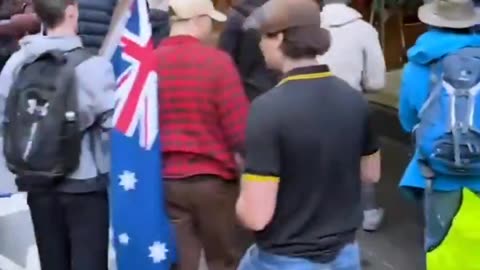 Australian patriots today were burning the Palestinian flag and fucking up Hamas supporters