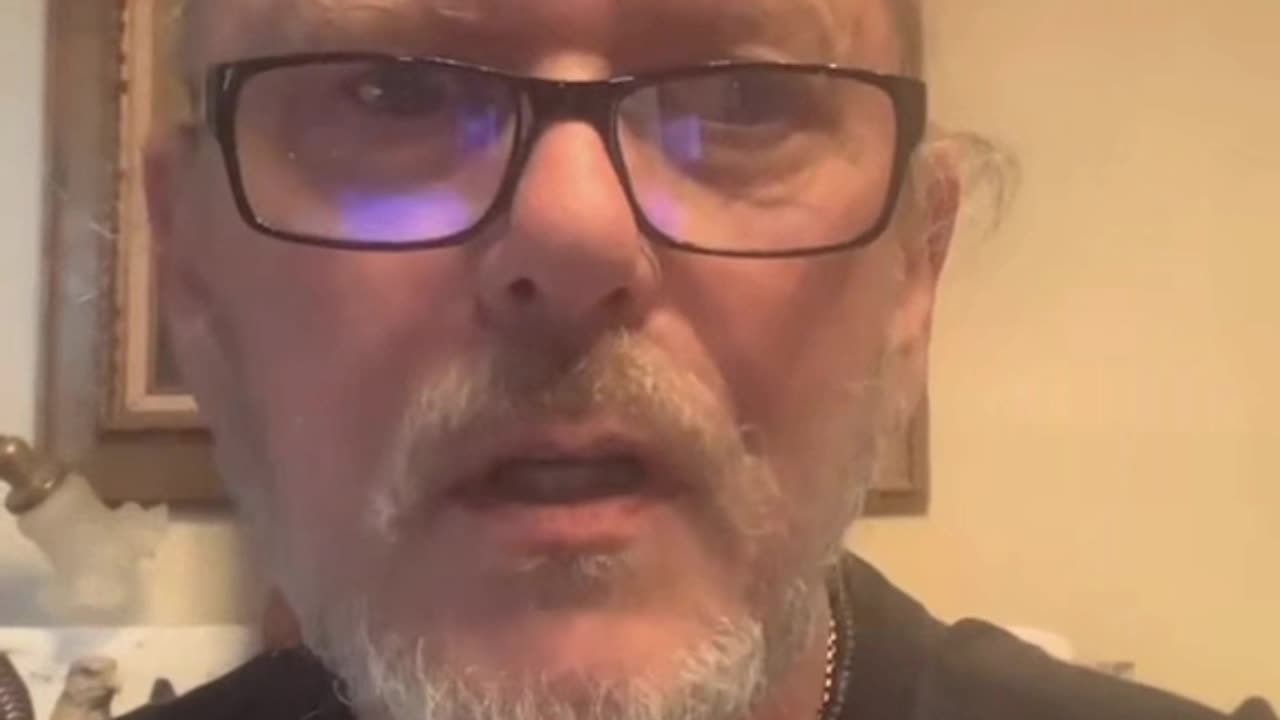 9 Restaurant Hacks For Eating Out