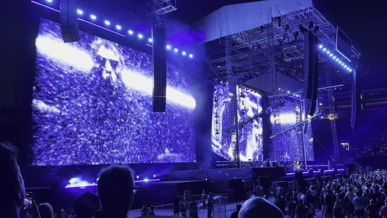Slide Away - Oasis Live 25