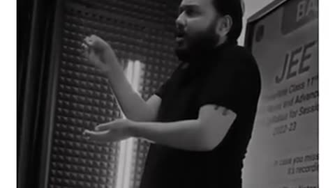 "Jab Physics Wallah Bolta Hai, Toh Dil Jeet Leta Hai!"