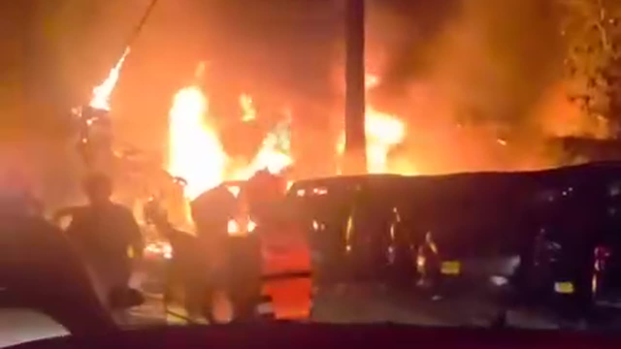 🇮🇷🇮🇱Fire after landing in Haifa .