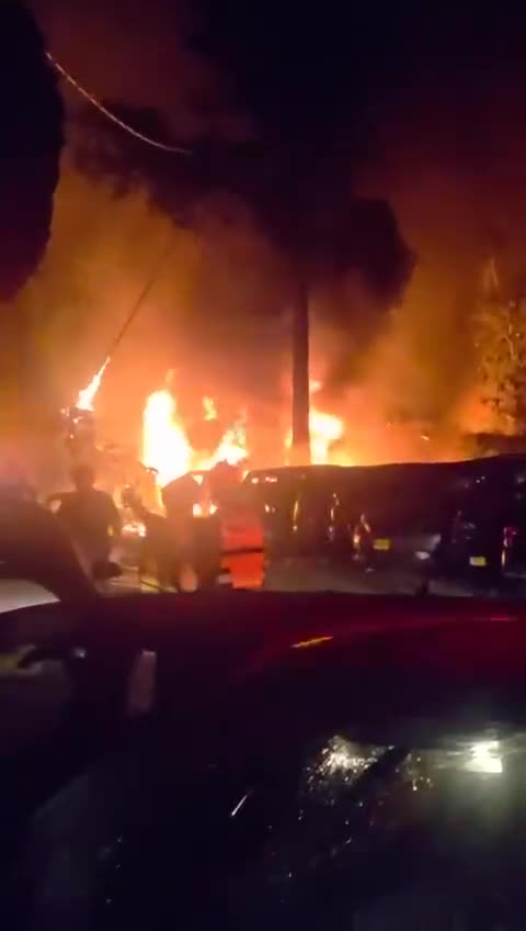 🇮🇷🇮🇱Fire after landing in Haifa .