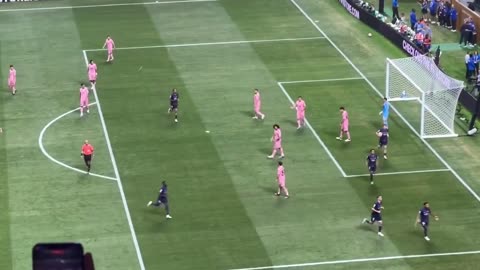Perfect timing between the Portuguese wonderkids Vitinha and Joao Neves. PSG vs Inter Miami 4-0