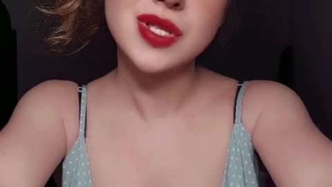 look at her eyes😍🤗