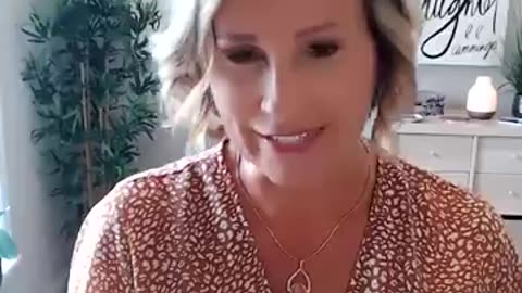 Woman goes viral for refusing to switch seats with fellow mom on flight GMA