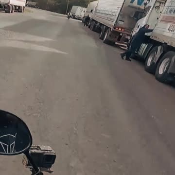 🇦🇷 Llegué a ARGENTINA y los GENDARMES 👮 me dan La BIENVENIDA ASÍ #4 #shorts