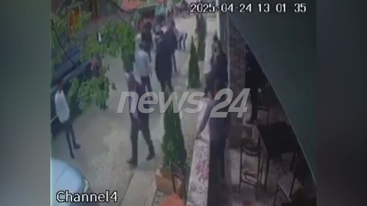 Xhelal Mziu dhe nipi i tij akuzohen se rrahën zyrtarin e Bashkisë, dalin pamjet e sherrit