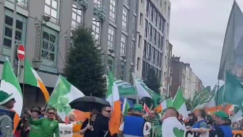 🚨🇮🇪 Limerick, Ireland | “ Massive crowd of Irish citizens flooding the streets, standing up against mass immigration! The people are done staying silent.”