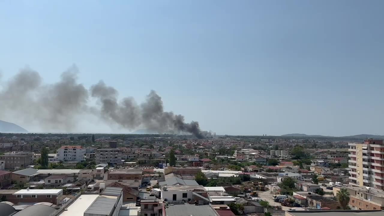 Vatra e Turpit: Fusha e mbetjeve në Vlorë përfshihet sërish nga zjarri!