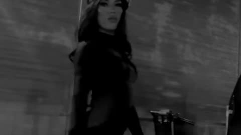 Good style of this tgirl in the street