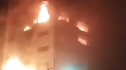 #ISRAEL #STRIKES #IRAN RESIDETIAL #BUILDINGS ON #FIRE #WORLD WAR III #WAR