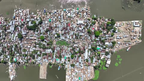 15 Death, 10 Missing: Indonesia's Flash Flood Disaster caught on Camera