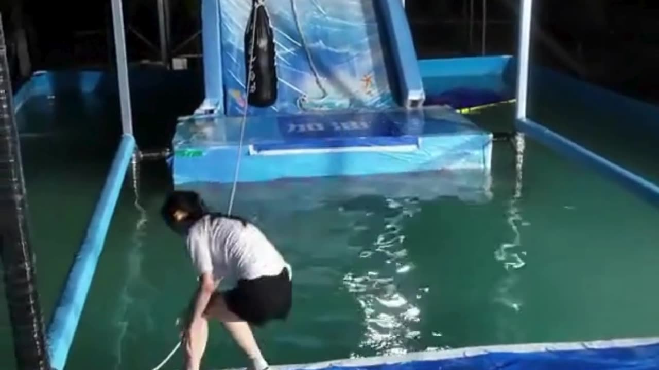 💦 Jump, Slip, Splash! The Ultimate Water Challenge Begins! 🎯