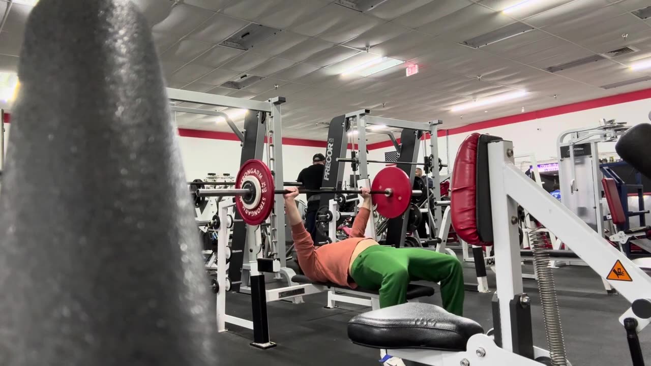 Bench Presses 82.5KG/181LBs for 4 Reps (Deload)