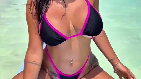 Sexy hot girl riding water 💦💦