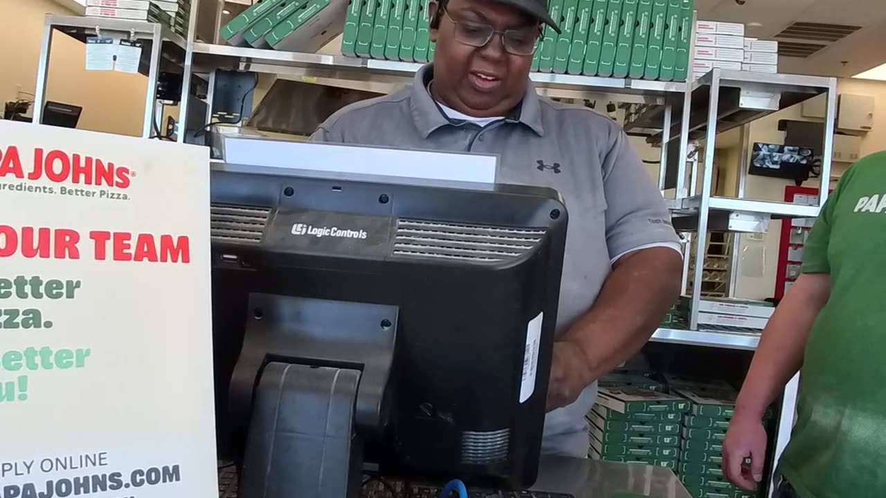 Welcoming Tenants with Pizza 🍕 Small Gift, Big Impact!