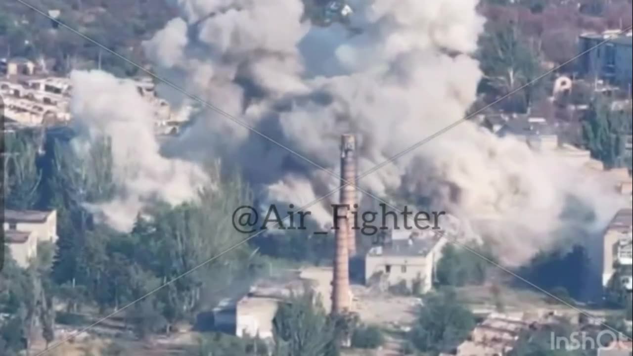 Ukrainian Airstrikes Demolish Russian Command Post in Soledar