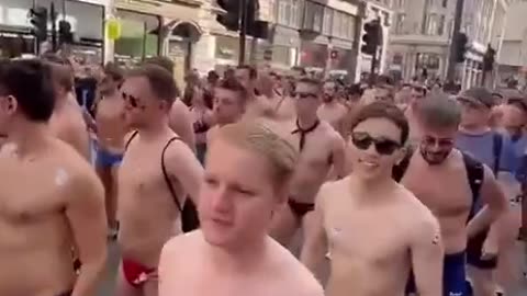 🇬🇧=🐔Миротворцы..