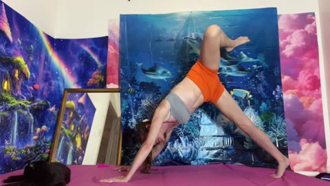 Leg Day Yoga: Sculpt Strong Thighs & Glutes 🔥 #everdamnday @TheMFingCOO