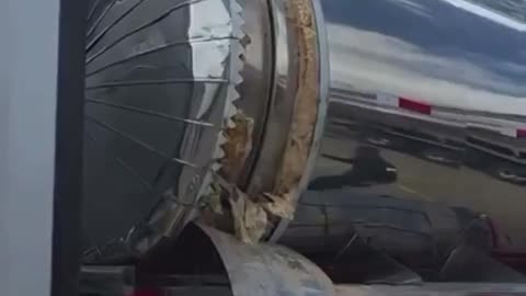 Venezuelan CICPC agents raided a fuel tanker truck and found over 500 kilograms of cocaine