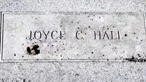 FAMOUS GRAVES - VOL. 91: J.C. HALL