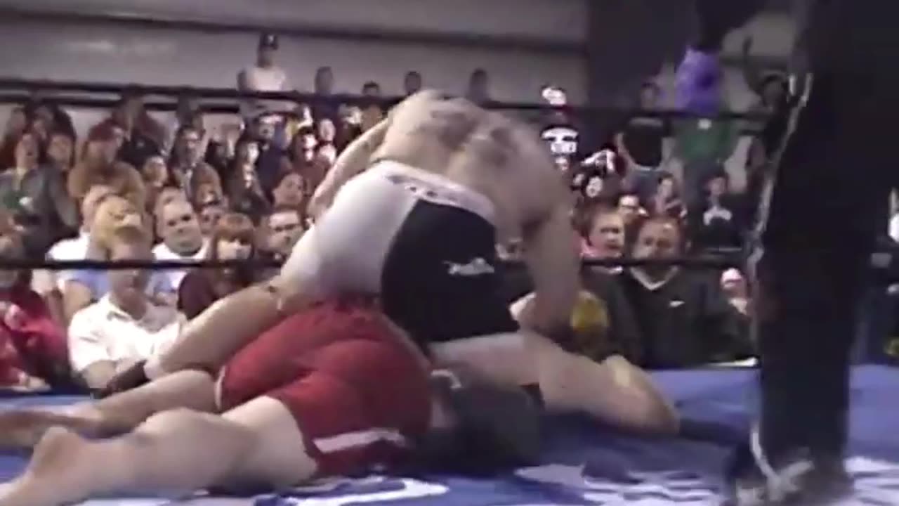 Unbelievable Cage Fight Finish