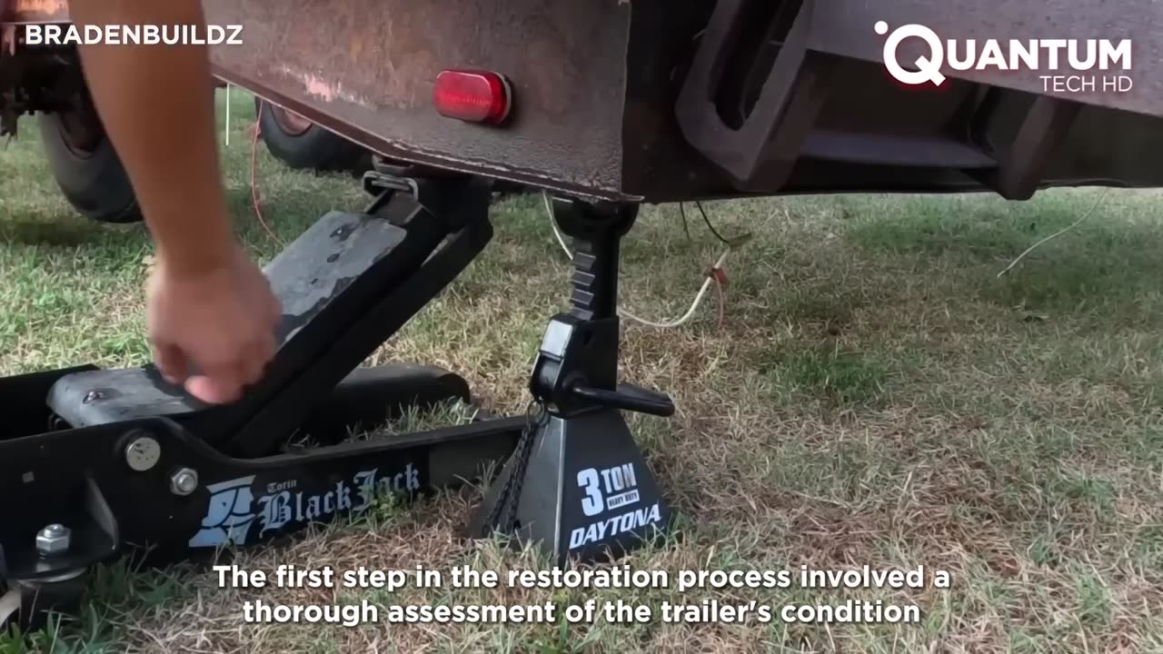 Man Fully Restores Abandoned Trailer Back to New Start to Finish by @BradenBuildz
